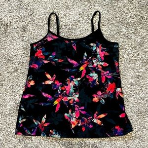 Torrid Foxy Floral print cami tank top with adjustable straps - Size 2 (18/20)